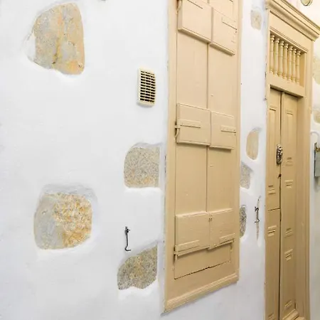 Kleio House *